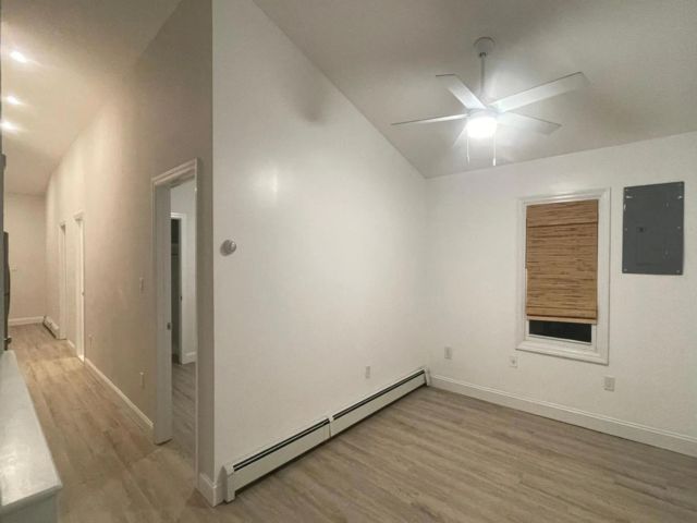 [Rockaway Beach Real Estate, listing number 7094006]